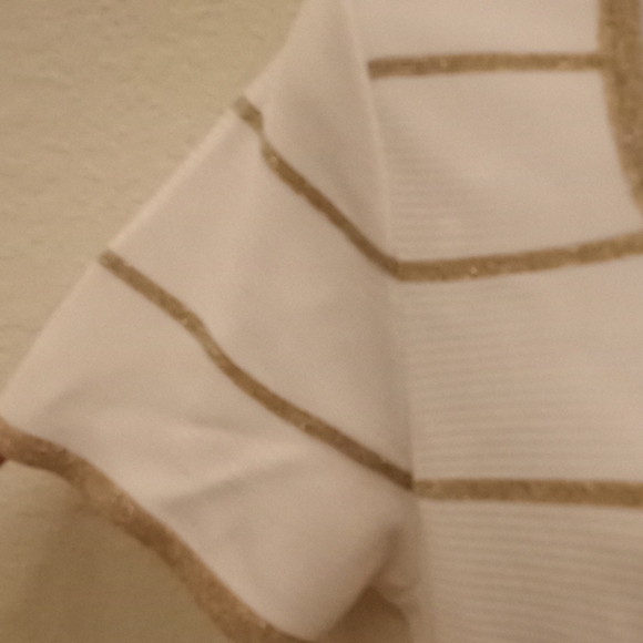 Cache Cream & Gold Top - Picture 5 of 9